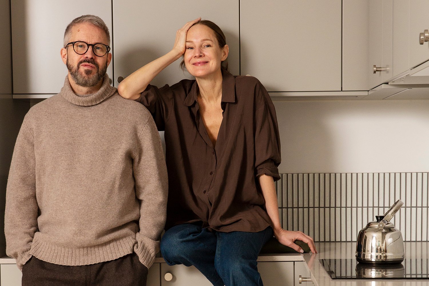 Hur bor vi bäst? Lyssna på "Dumma människor"